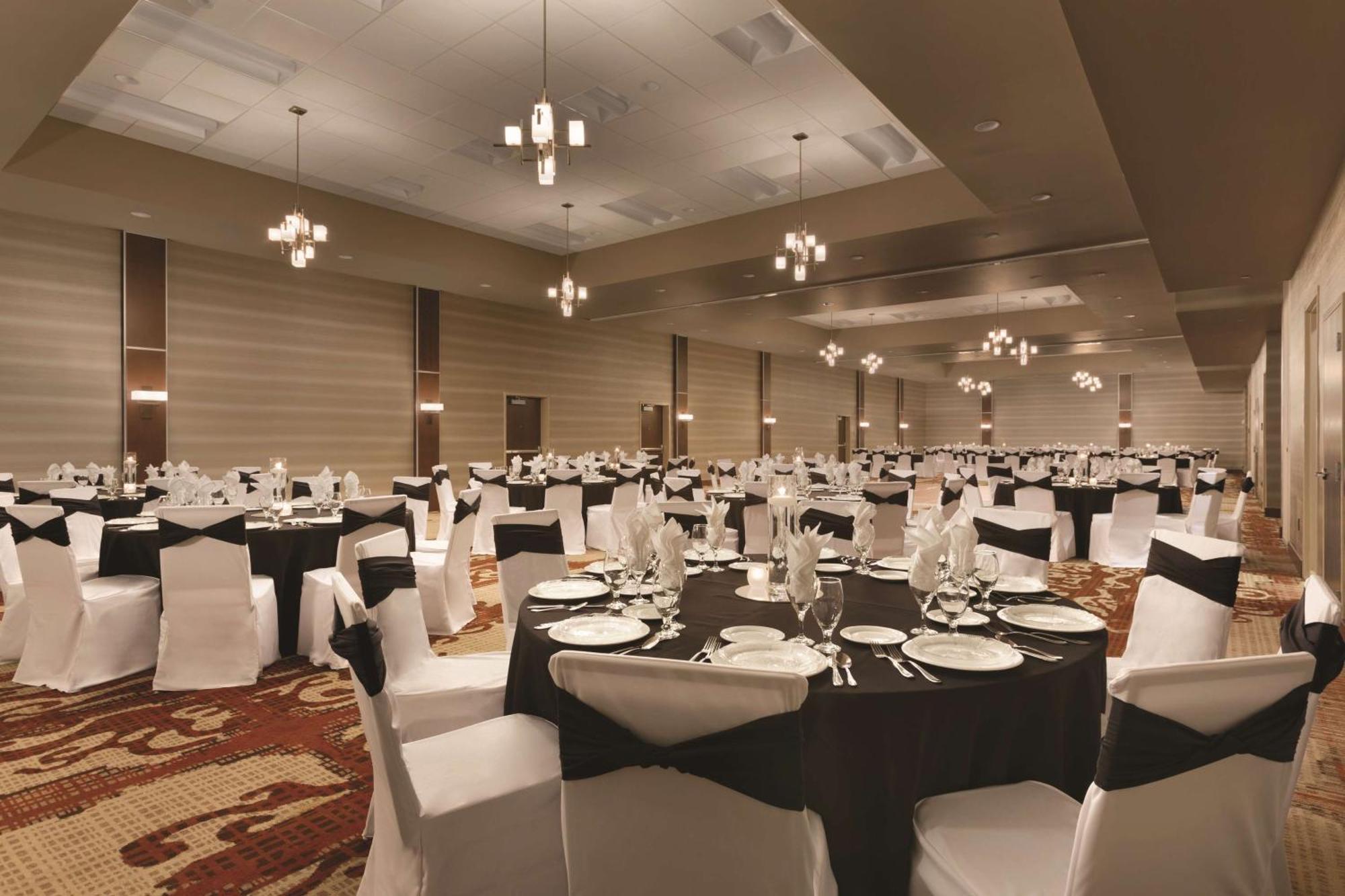 Embassy Suites By Hilton Akron Canton Airport North Canton Exterior photo
